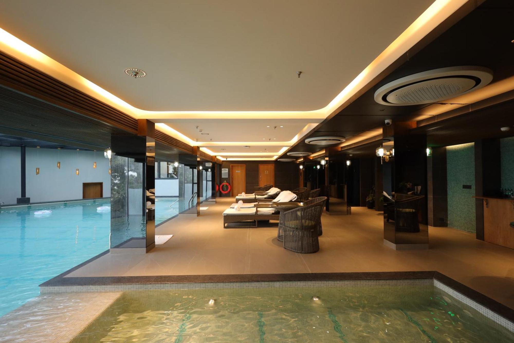 The Oasis Mussoorie - A Member Of Radisson Individuals Hotel Exterior photo