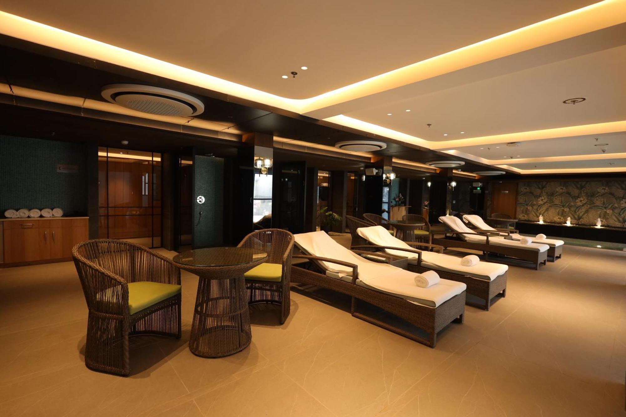 The Oasis Mussoorie - A Member Of Radisson Individuals Hotel Exterior photo